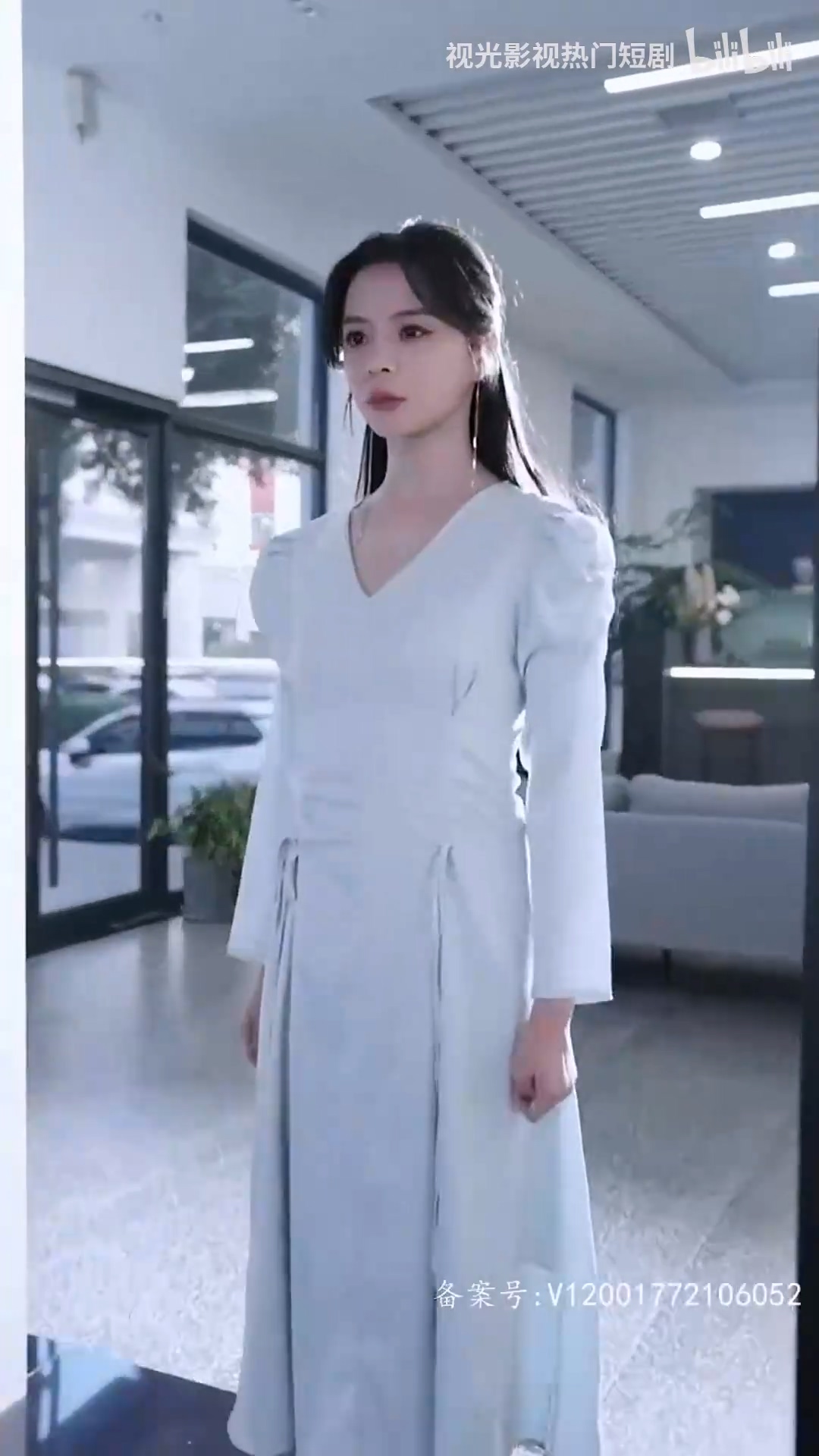 重生后她转身投入死对头的怀抱封面图