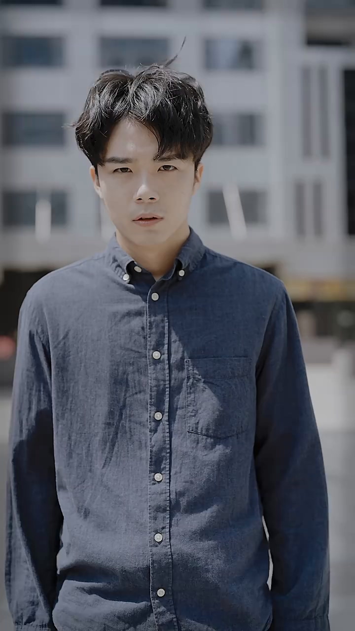 重生万亿首富封面图