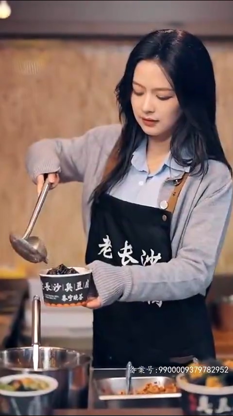 离婚当天三个大佬哥哥排队接我回家封面图