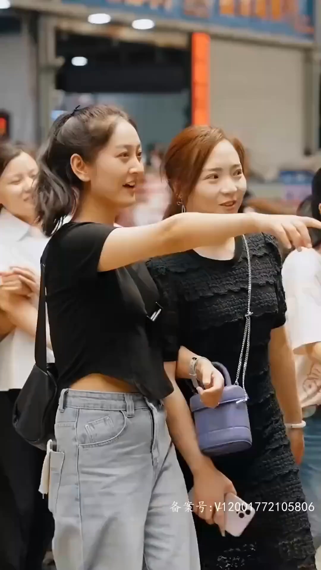 离婚后，我被三个大佬哥哥宠上天封面图