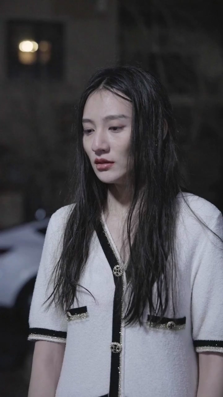 腹黑总裁的惹火娇妻封面图