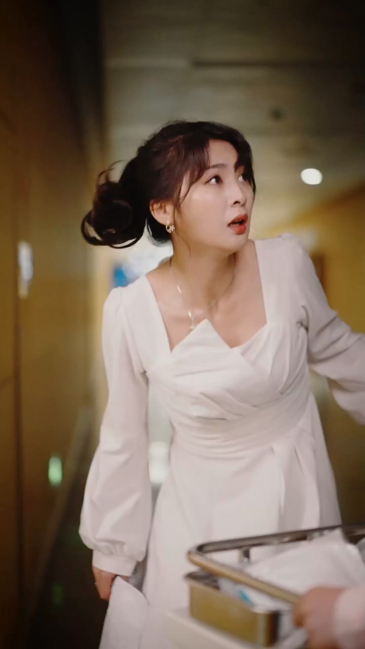 离婚后，顾少死皮赖脸缠着我封面图