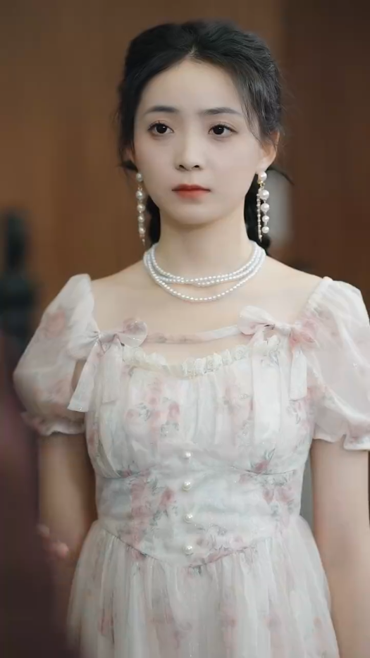 重生嫁给死对头却被宠上天封面图