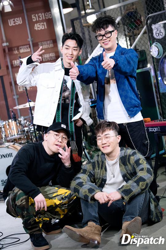 键盘上的鬣狗封面图