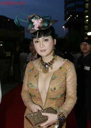 宫雪花版武则天封面图