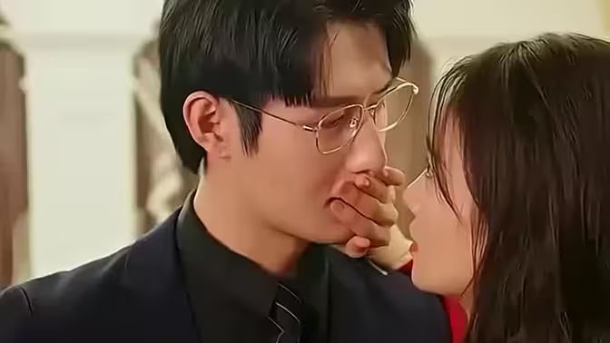 禁欲大佬他沦陷了封面图