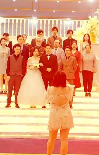 淘气小亲亲封面图