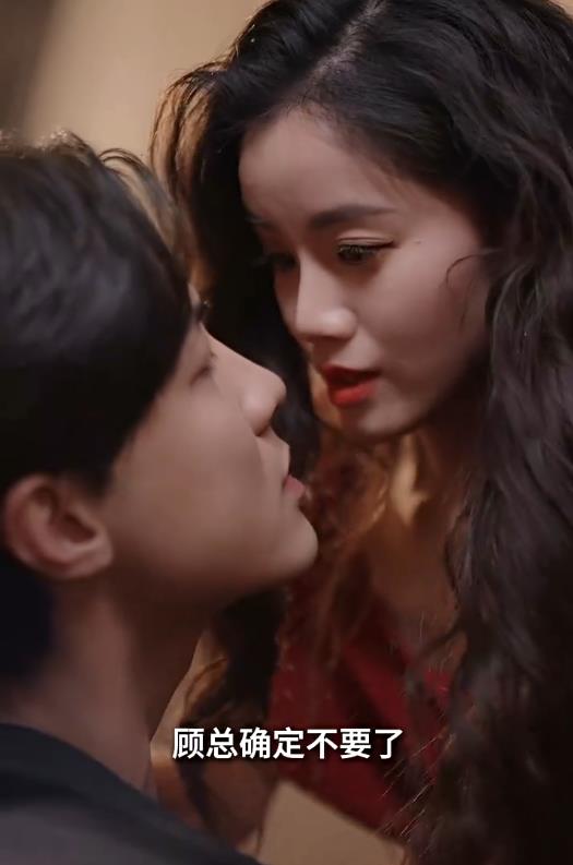 穿成恶毒女配每天被男主惦记封面图